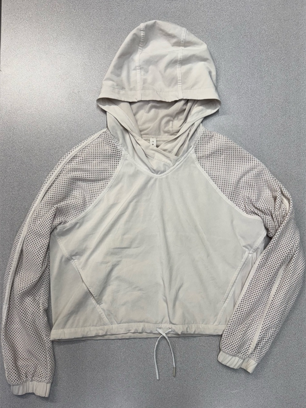 Lululemon Catch a Breeze Pullover Cream Athletic Mesh Sleeved Cropped Hoodie Run